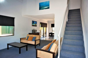 Ningaloo Breeze Villa 8 - 3 Bedroom Fully Self-Contained Holiday Accommodation Exmouth